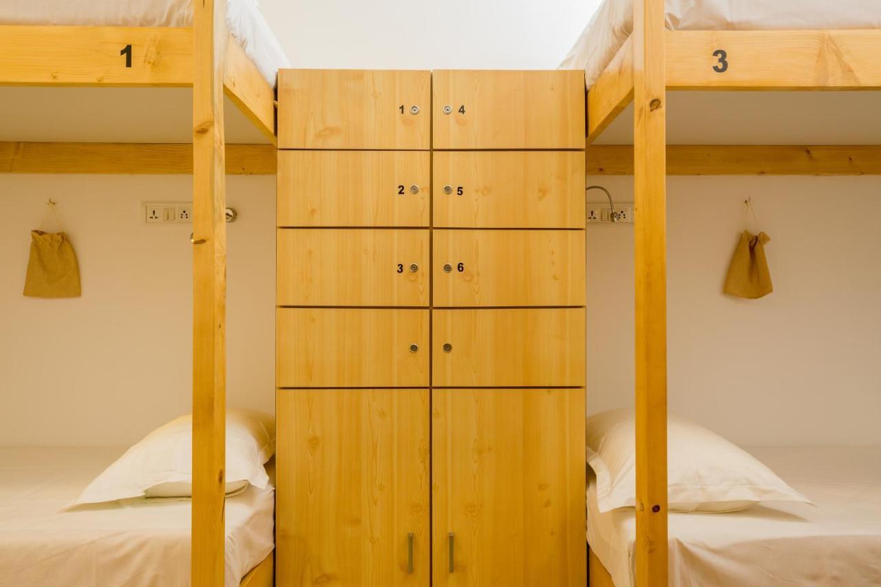 Nap Manor Hostels Mumbai  Buitenkant foto