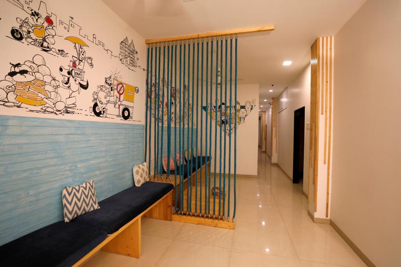 Nap Manor Hostels Mumbai  Buitenkant foto